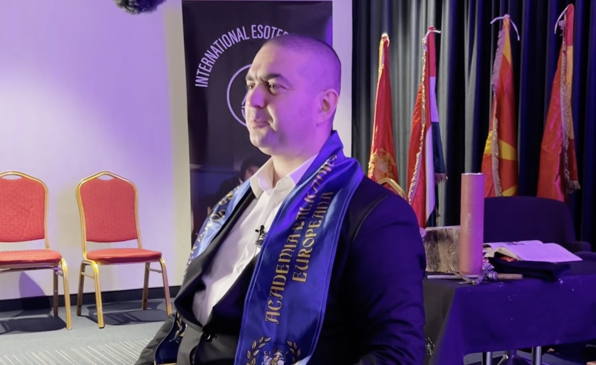 TEORIJSKO PREDAVANJE STUDENTIMA FDU -  PREDAVAČ IMPERATOR AKADEMIK GROF DR DRAGAN TOJAGIĆ